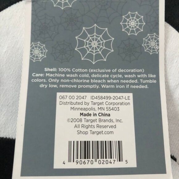 Ghouls' Gala Skull & Crossbones Table Runner and 4 Pack Napkins NWT - Picture 4 of 6